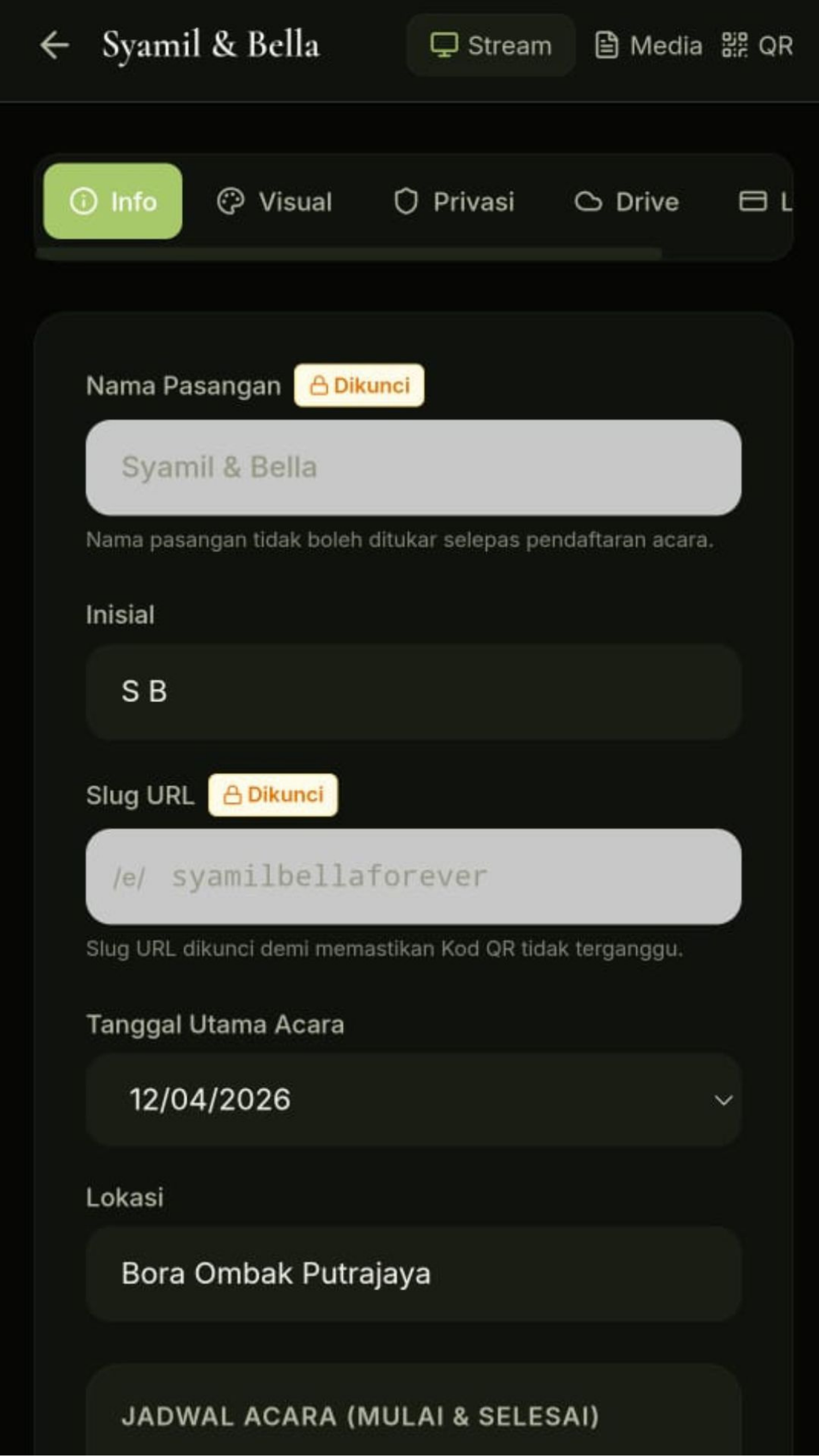 Pasangan pengantin dalam paparan GuestClick